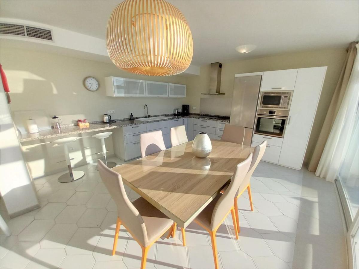 Miraflores Beachfront Penthouse Sitio de Calahonda Eksteriør billede