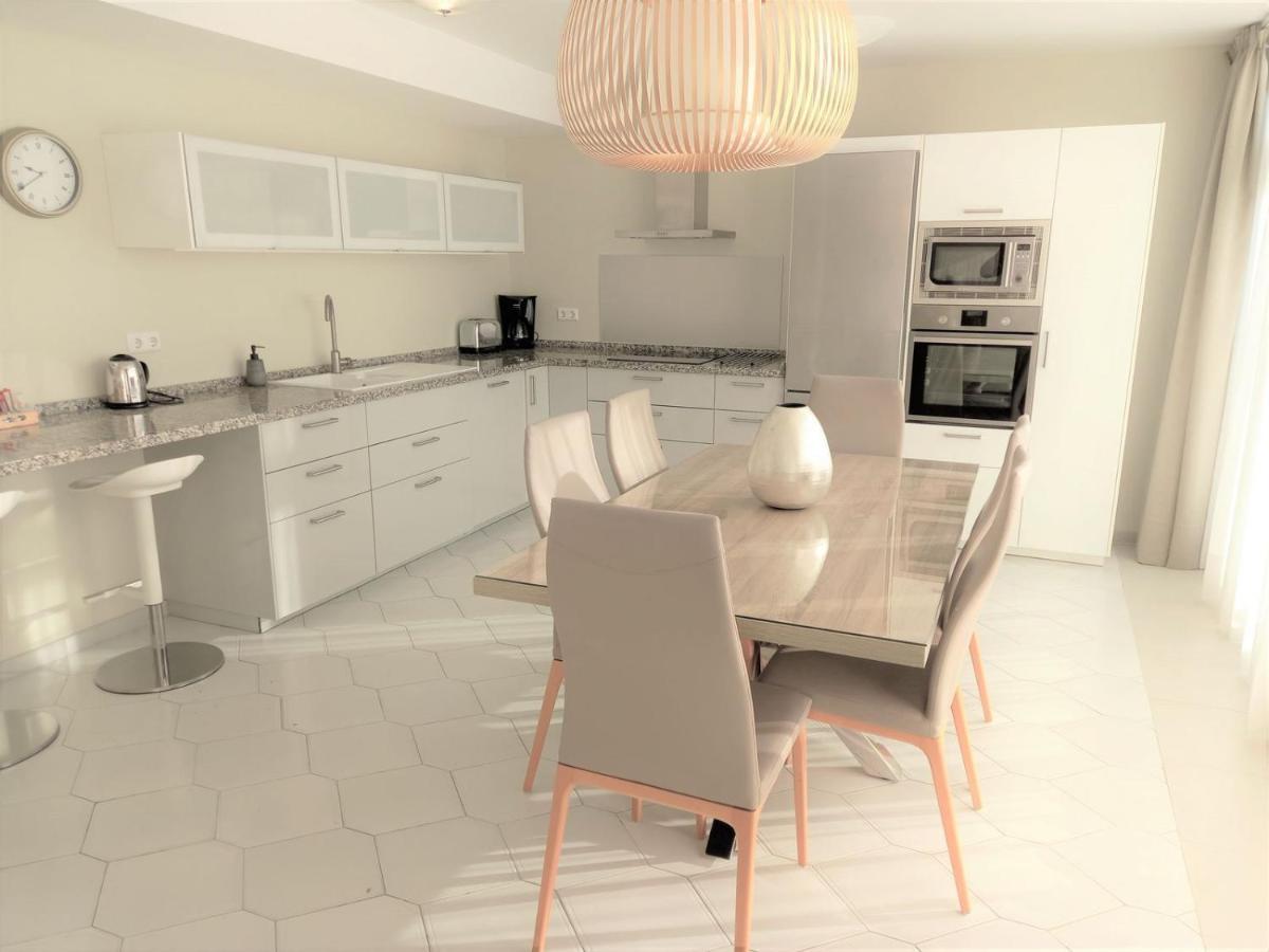 Miraflores Beachfront Penthouse Sitio de Calahonda Eksteriør billede