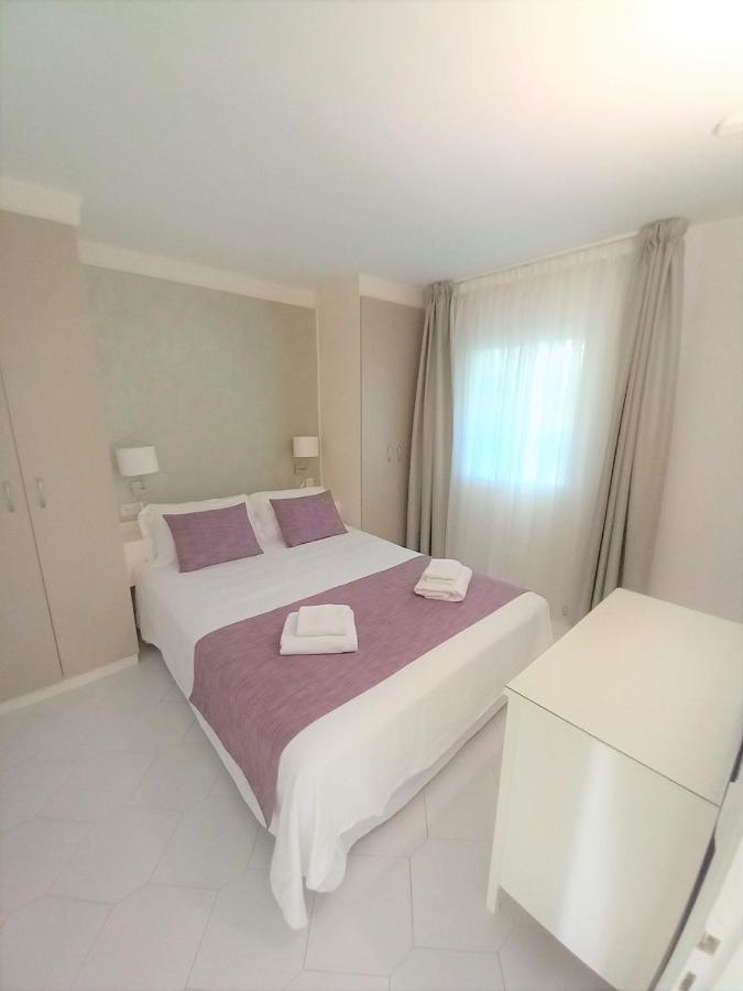 Miraflores Beachfront Penthouse Sitio de Calahonda Eksteriør billede