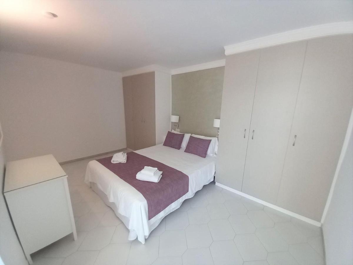Miraflores Beachfront Penthouse Sitio de Calahonda Eksteriør billede