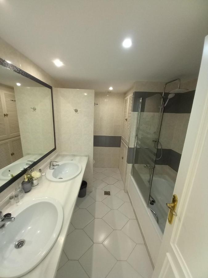 Miraflores Beachfront Penthouse Sitio de Calahonda Eksteriør billede