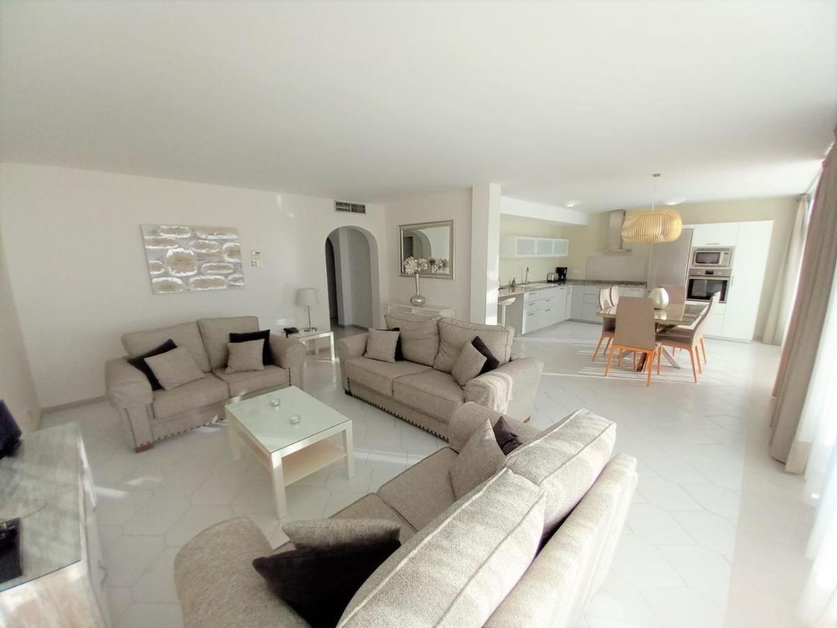 Miraflores Beachfront Penthouse Sitio de Calahonda Eksteriør billede